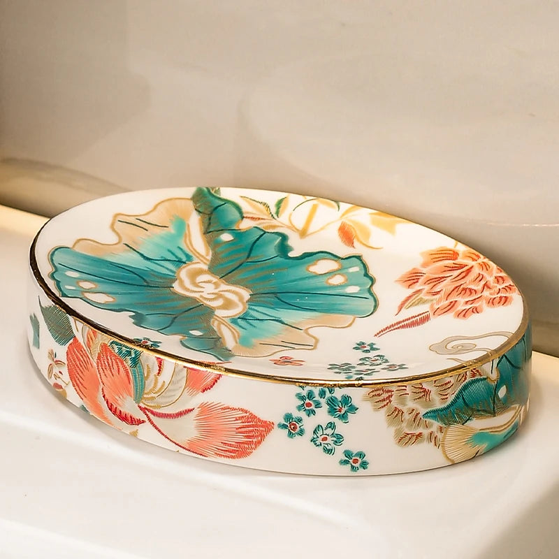 ensemble salle bain classique fleurs stylisées blanc or tasses porte brosse dents plateau savonnette