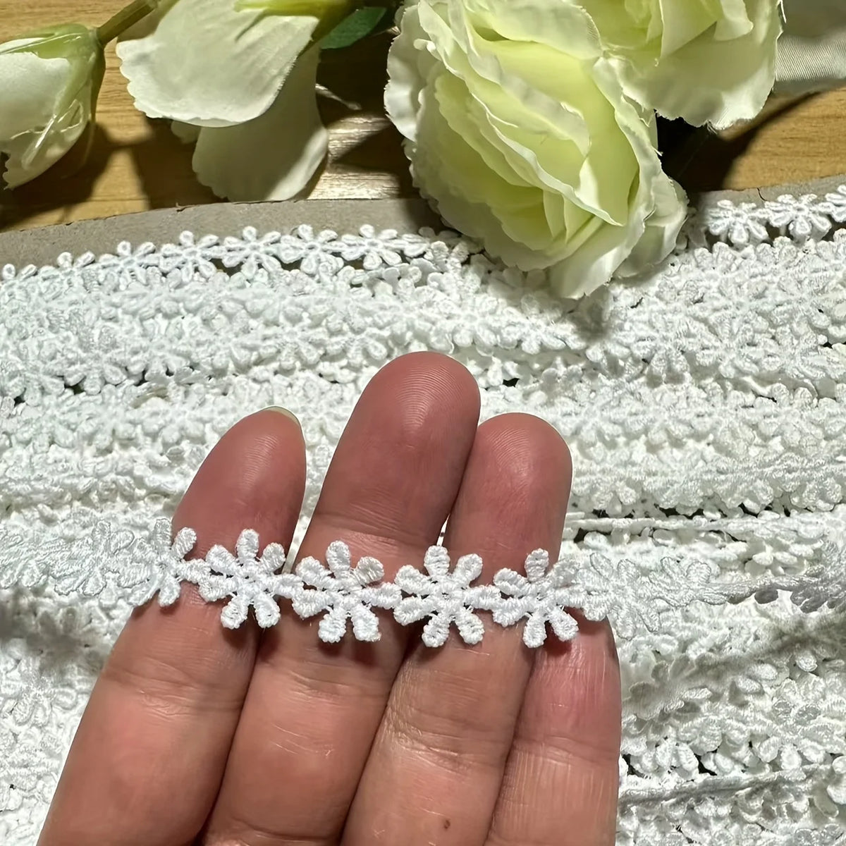 ruban dentelle blanc fleurs simple 100 polyester élastique classique 10 yards 55in