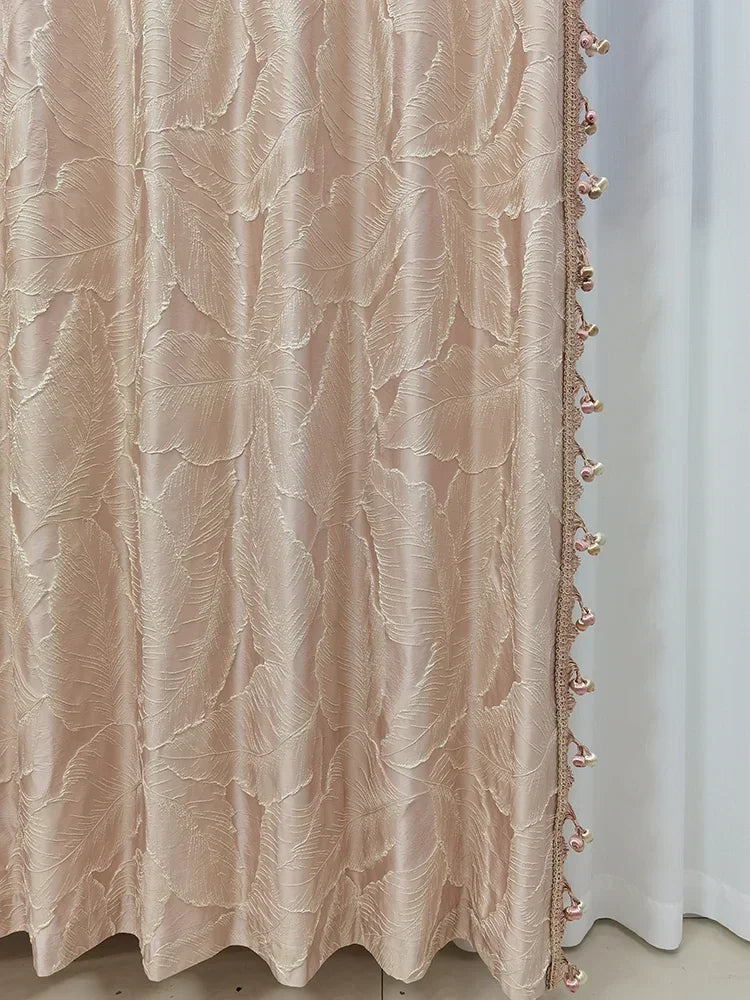 rideau rose pâle classique motif feuilles dorés salon chambre fenêtre maison moderne