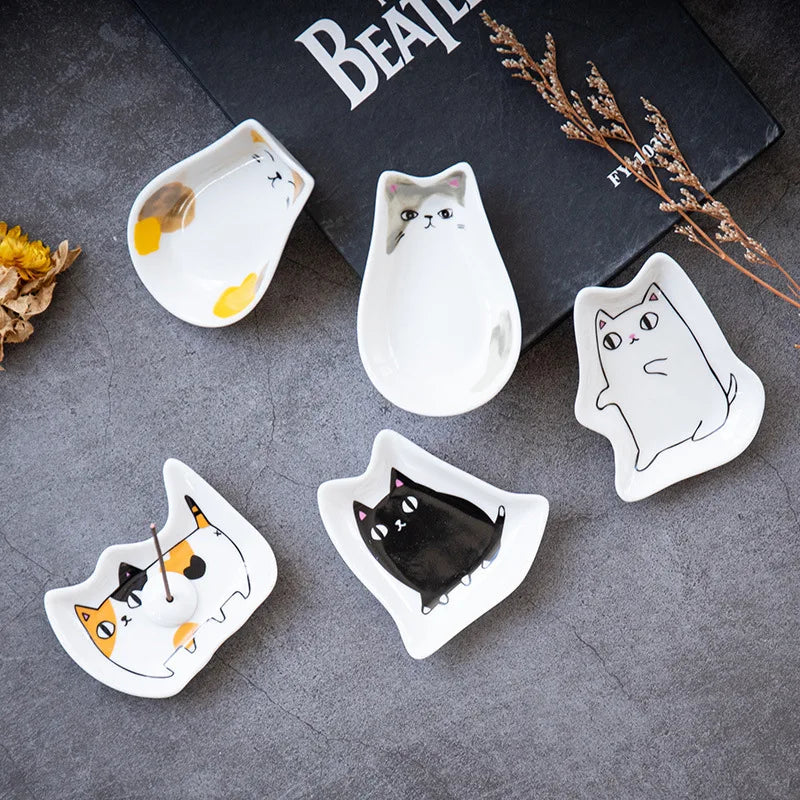 assiettes animées chats dessinés expressions variées blanc orange jaune gris casa creative decoration maison