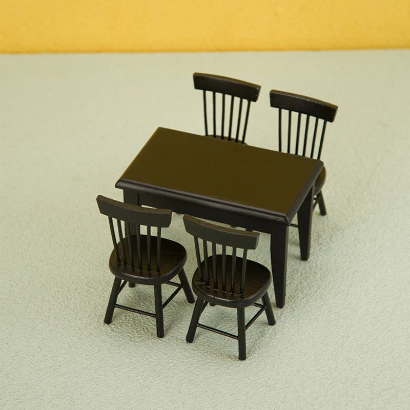 miniature table noire chaises rustiques assiettes nourriture marmite animal peluche traditionnelle deco jouet