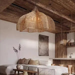 suspension lumineuse rotin tissée main boho rustique naturelle salon cuisine maison d'hôtes