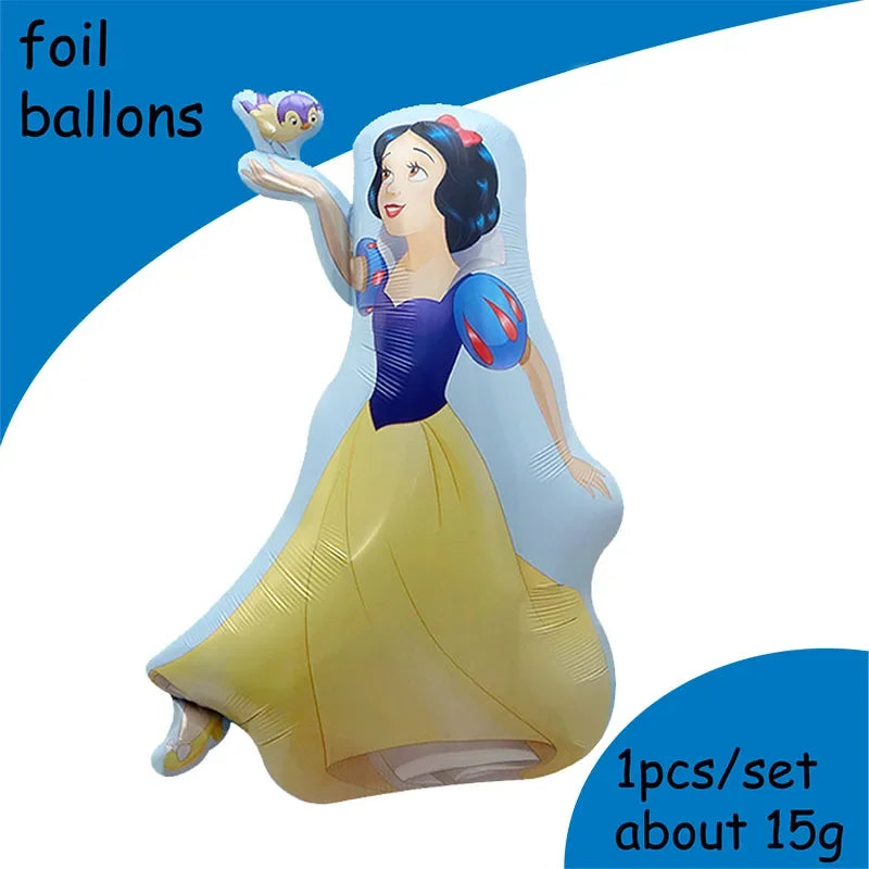 vaisselle jetable blanche neige assiettes gobelets pailles guirlande décorations cupcakes fête anniversaire enfant