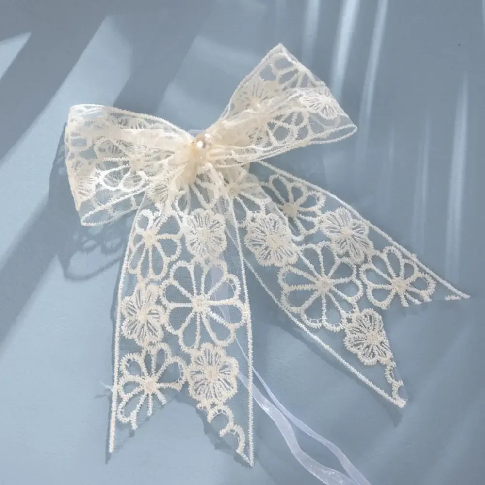 ruban dentelé motif floral blanc classique romantique décoratif 18cm translucideintérieur décoration
