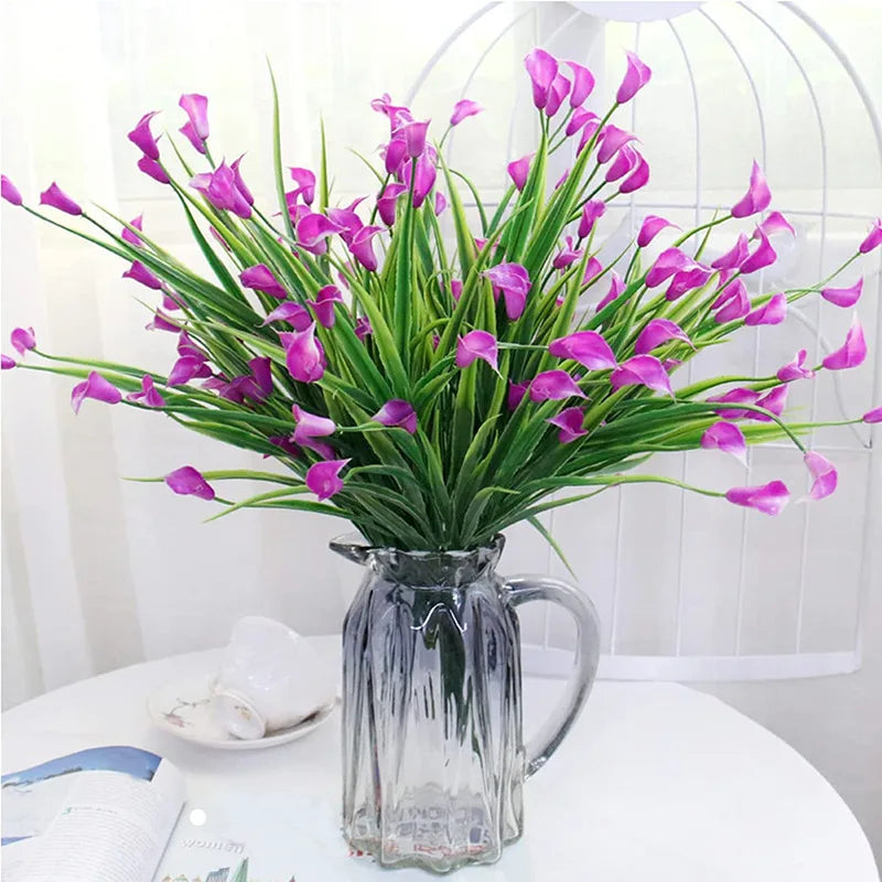 bouquet fleurs artificielles calla violettes vertes decoration intérieure moderne minimaliste