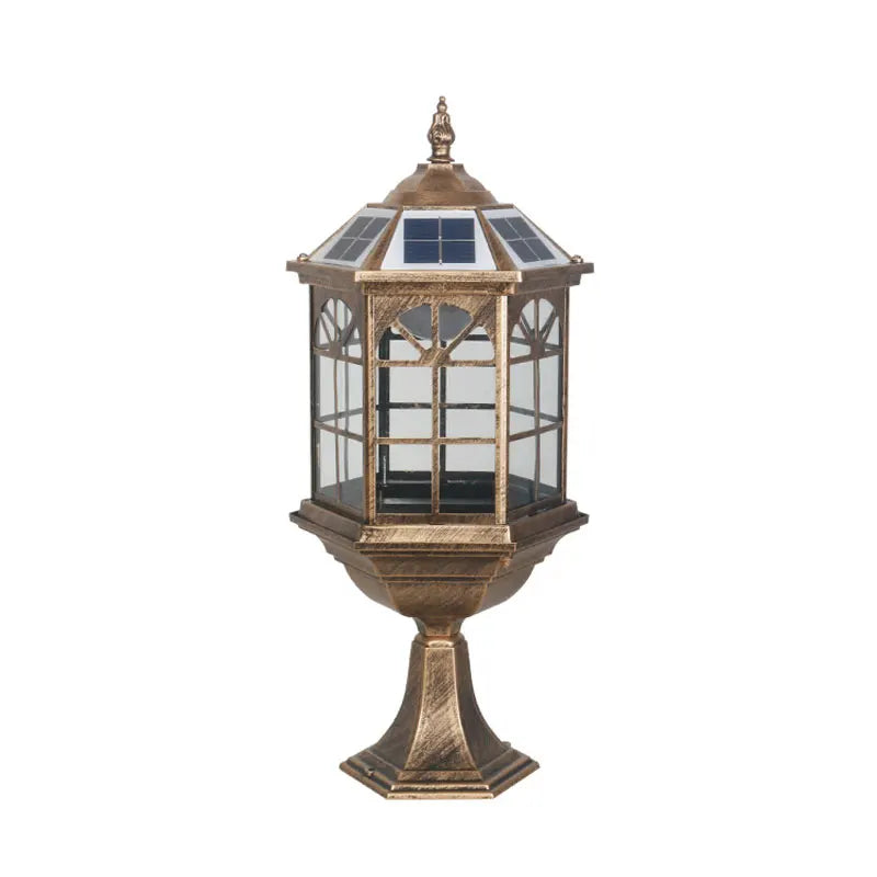 lanterne solaire dorée verre translucide motifs géométriques vintage éclairage extérieur jardin classique