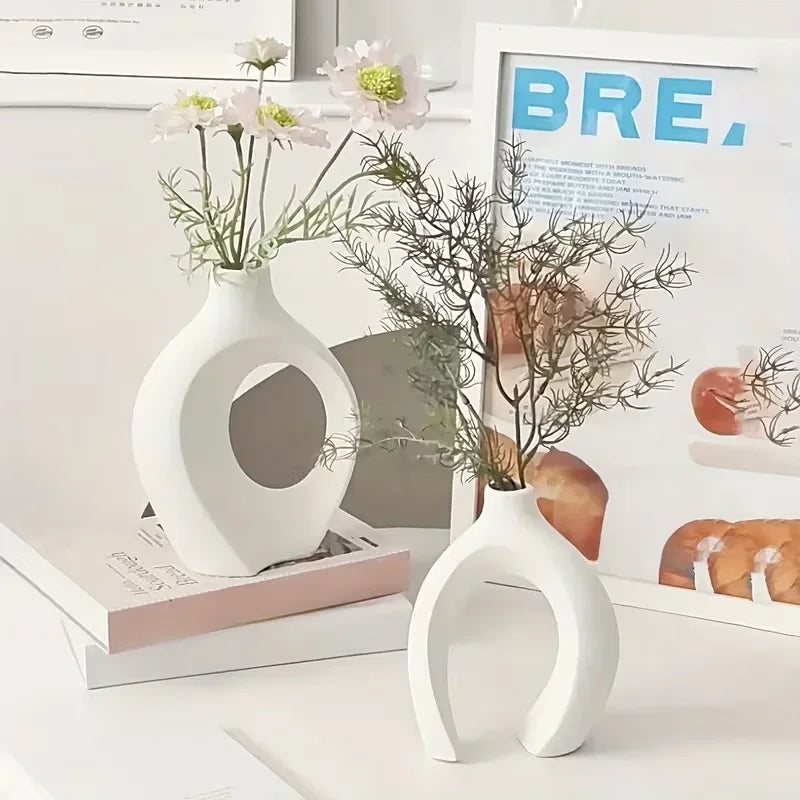 vases decoratifs modernes plastique blanc beige orange rose jaune vert minimalistes sculpturaux fleurs artificielles