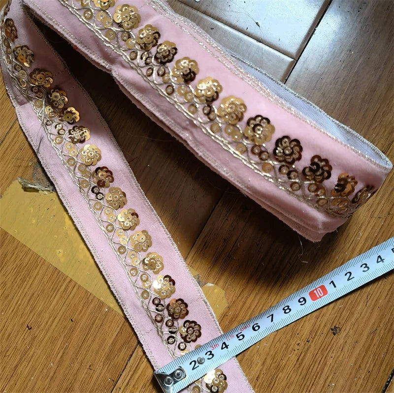 ruban dentelle brodé adhésif motif floral noir or couture mariage décoration couture