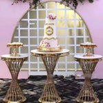 tables basses décoratives or marbre occasion mariage anniversaire moderne élégantes ajourées fleurs gâteaux