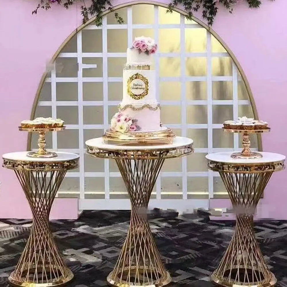 tables basses décoratives or marbre occasion mariage anniversaire moderne élégantes ajourées fleurs gâteaux