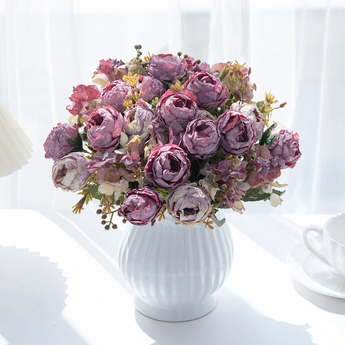 bouquet artificiel pivoine violettes blanches romantique intérieur mariage décoration maison fleurs soie classique