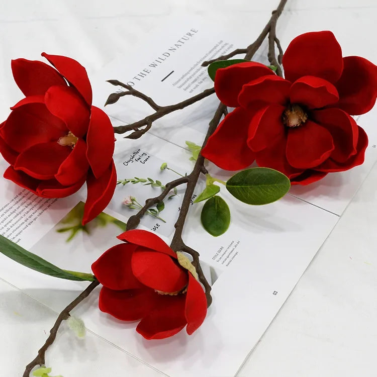 décoration intérieure fleurs artificielles rouge jaune vert naturel brillantes feuilles tiges
