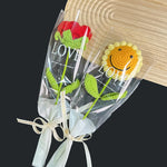 bouquet fleurs tricotées rouge jaune rose vert blanc anniversaire mariage décoration intérieure artisanal creative