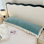 taies d'oreiller longues velours volants moderne vert gris beige violet lit chambre coucher couple