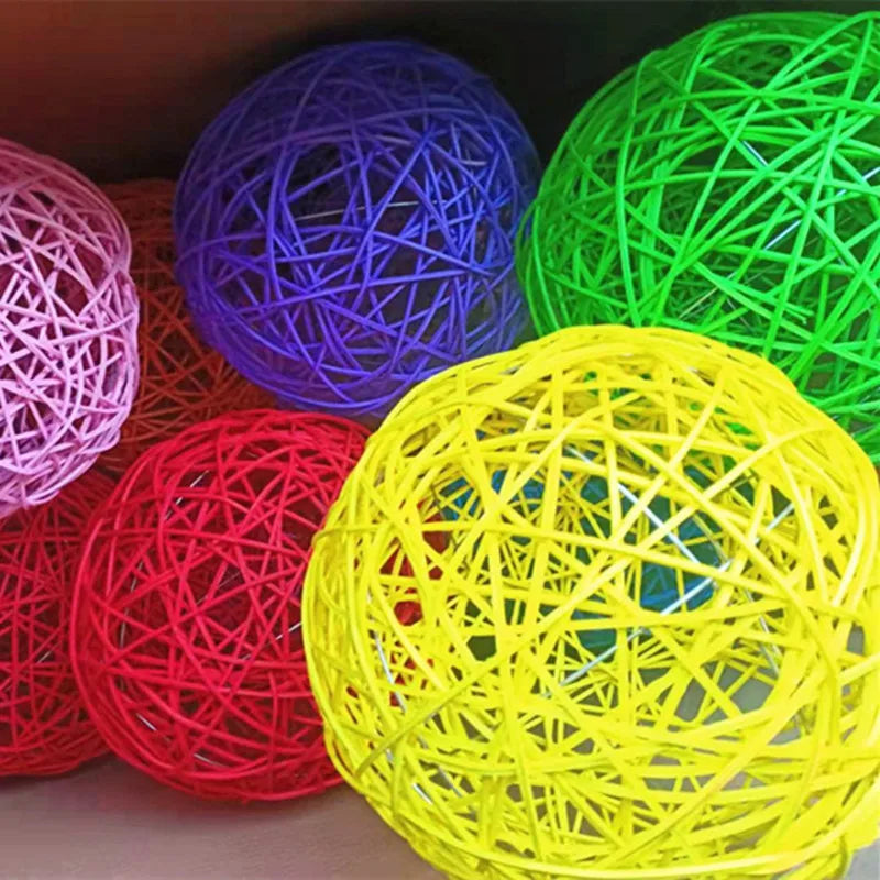 Suspensions en rotin pour décoration de Noël en maternelle