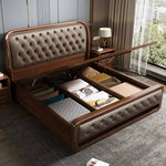 lit double moderne marron clair cuir capitonné bois massif élégant oreillers coussins draps tapis