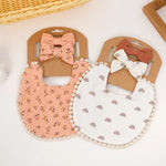 bavoirs bébé fleurs pompons élastiques doux vintage blanc rose jaune bleu gris