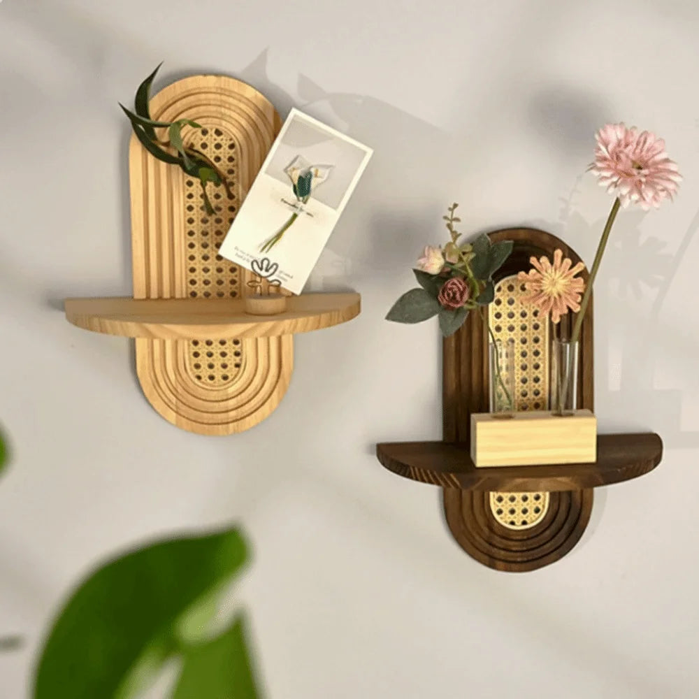 étagère murale bois naturel clair moderne scandinave motifs géométriques fixations étagère