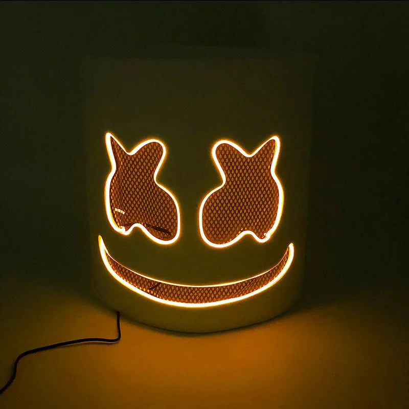 masque lumineux cosplay marshmello blanc noir souriant oreilles lapin texturé moderne câble électrique