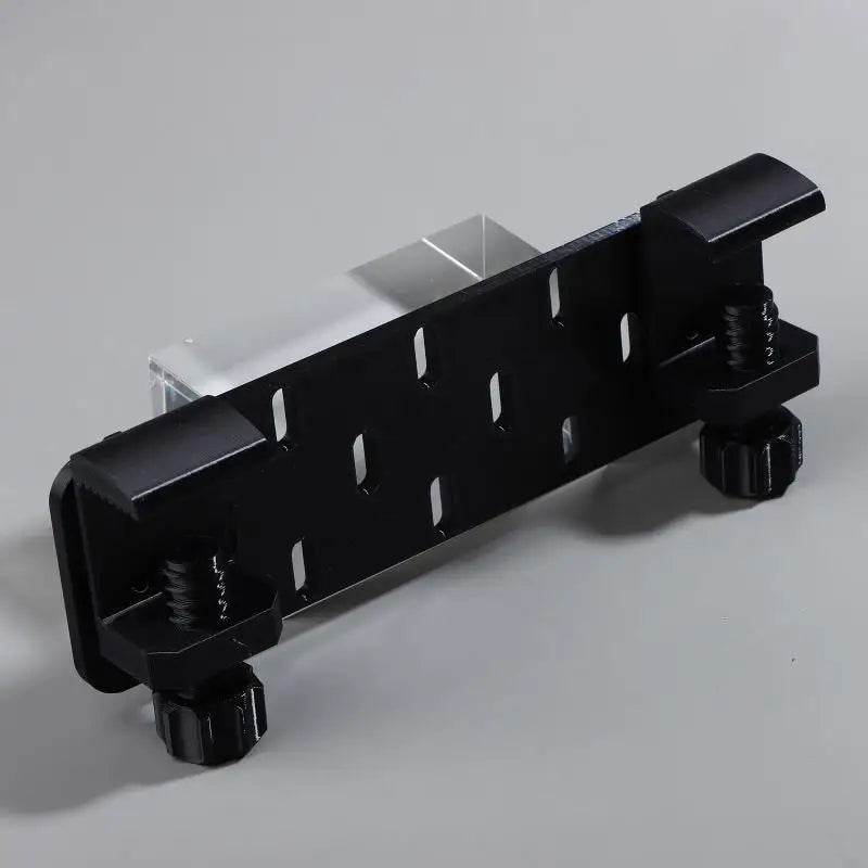 support mural blanc noir clips magnétiques grille perforations outils organisation pratique fonctionnel