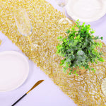 tableau decoratif tissage or blanc vert transparent festif assiettes verres bougies fleurs plantes serviettes