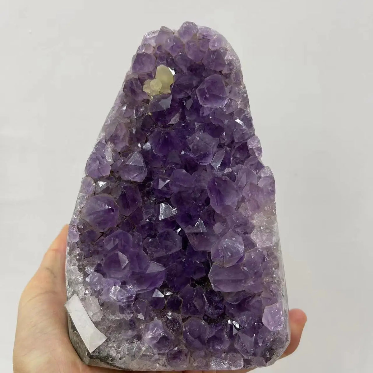 géode quartz améthyste naturelle pierre feng shui décoration maison cristaux violets gris