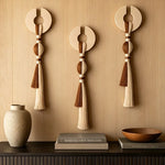 décoration murale moderne tissage main pompons spirales tassels beige marron minimaliste adhésif 70cm