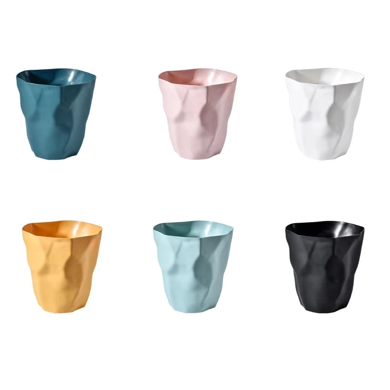 seau déchets modernes plastique bleu rose blanc doré noir texturé respectueux l'environnement