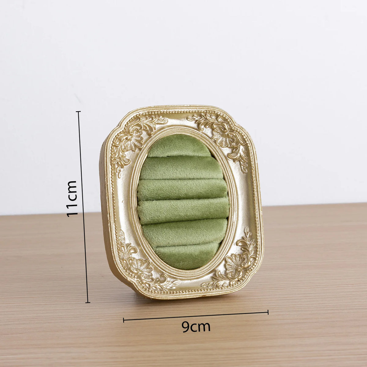 porte bijoux classique vintage or vert noir velours ornements baroques femme festival commercial