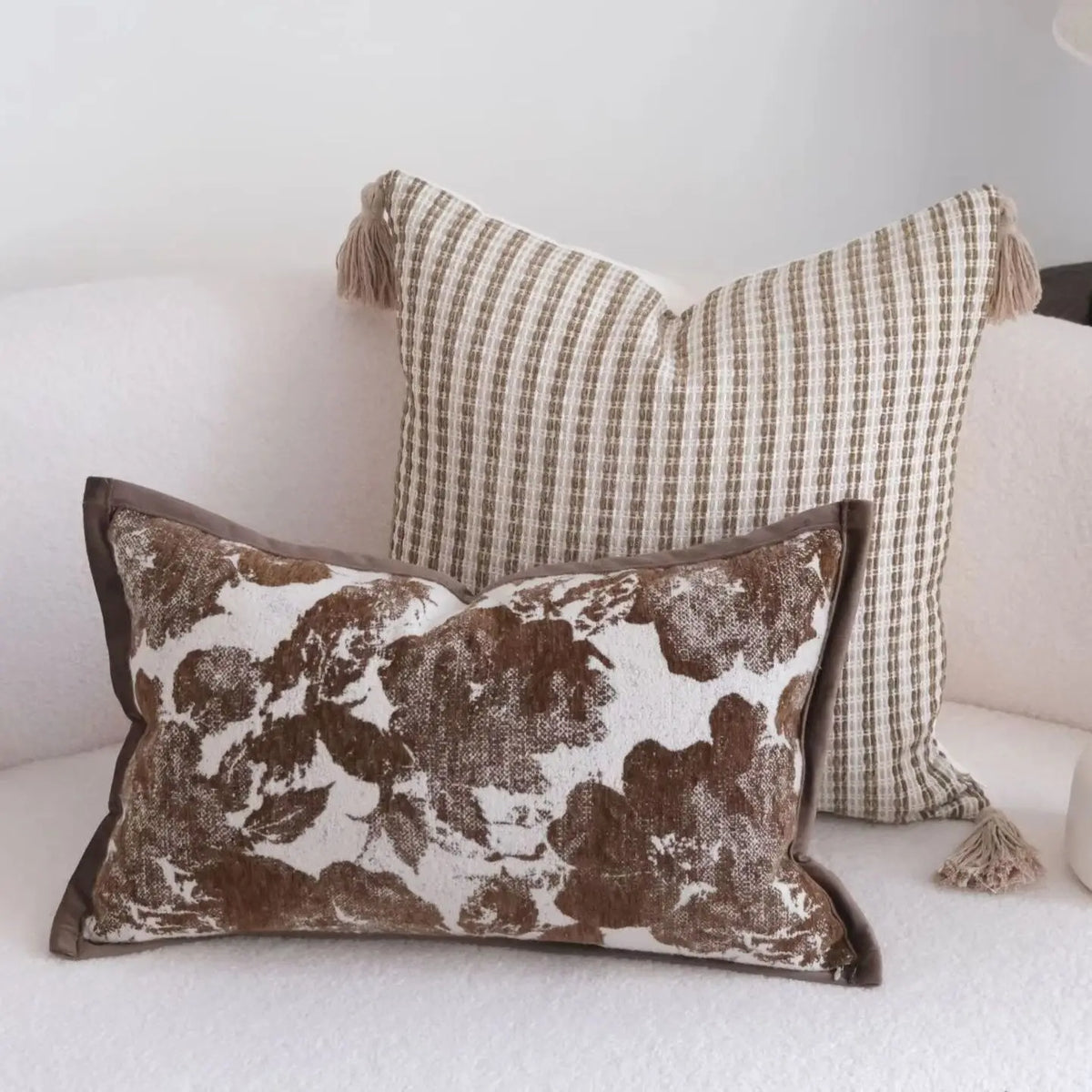 coussins décoratifs rustique motif floral opacité beige marron salon lit