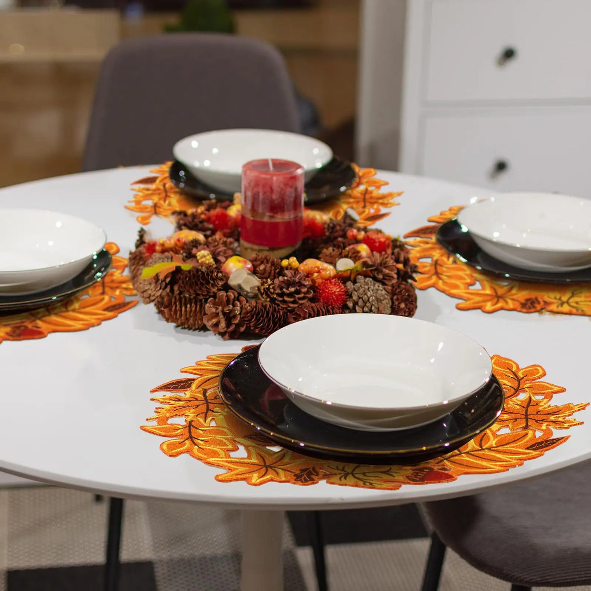 serviettes table automnales feuilles d'érable rouges oranges marrons décoratives saisonnières 6pcs