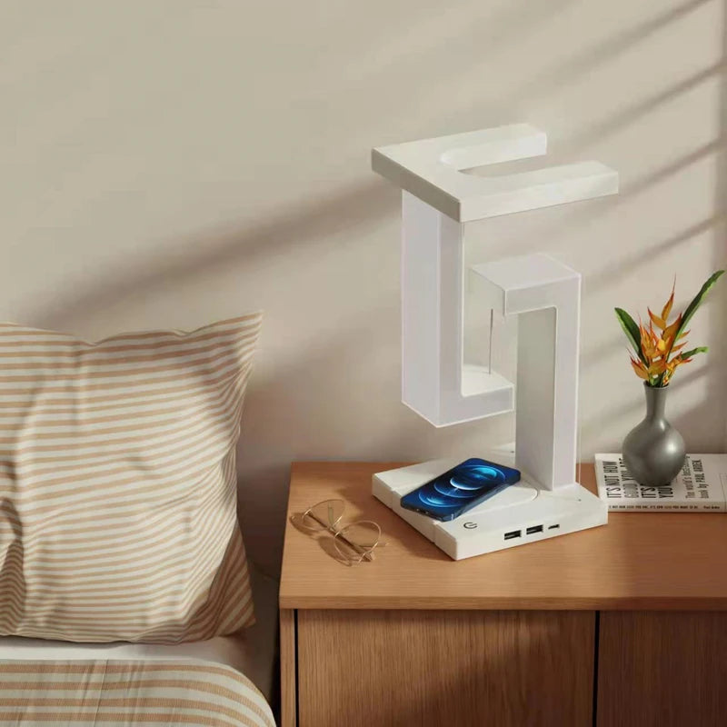Lampe de bureau suspendue avec smartphone en charge