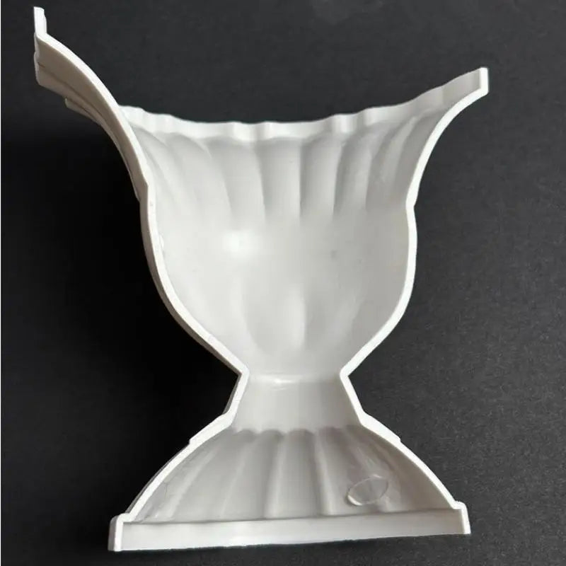 vase mural porcelaine blanc semi circulaire classique arrangement floral