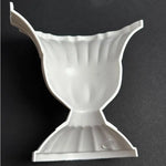 vase mural porcelaine blanc semi circulaire classique arrangement floral
