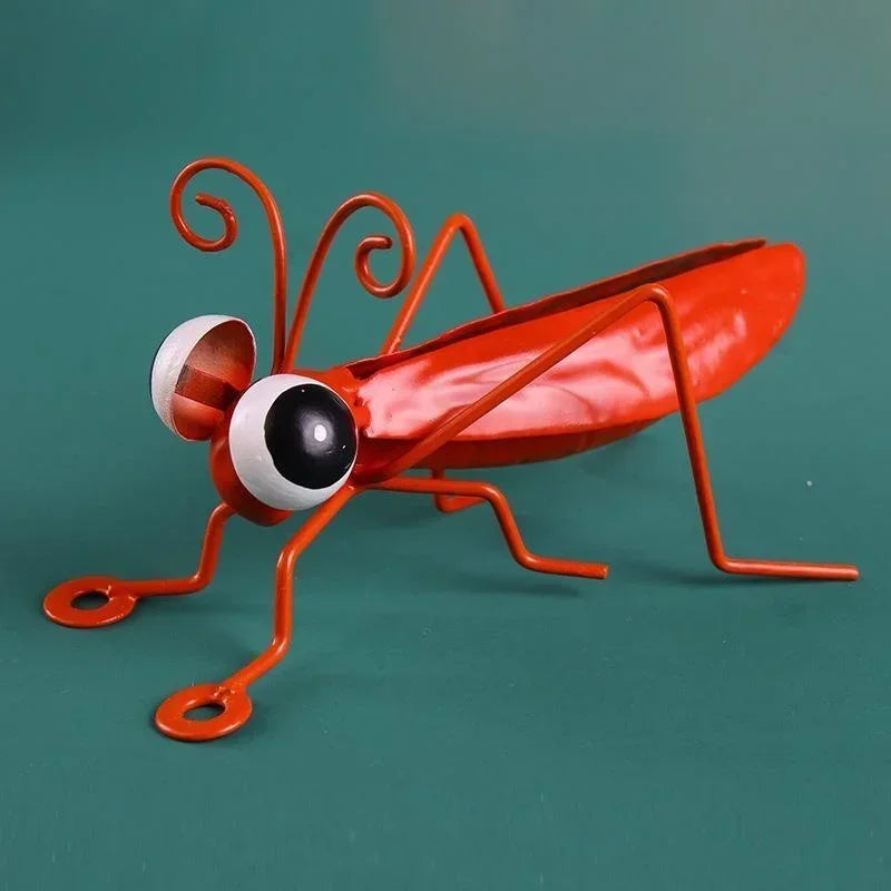 figurine insecte sauterelle verte bleu résine brillante artisanale moderne extérieur décoration jardin