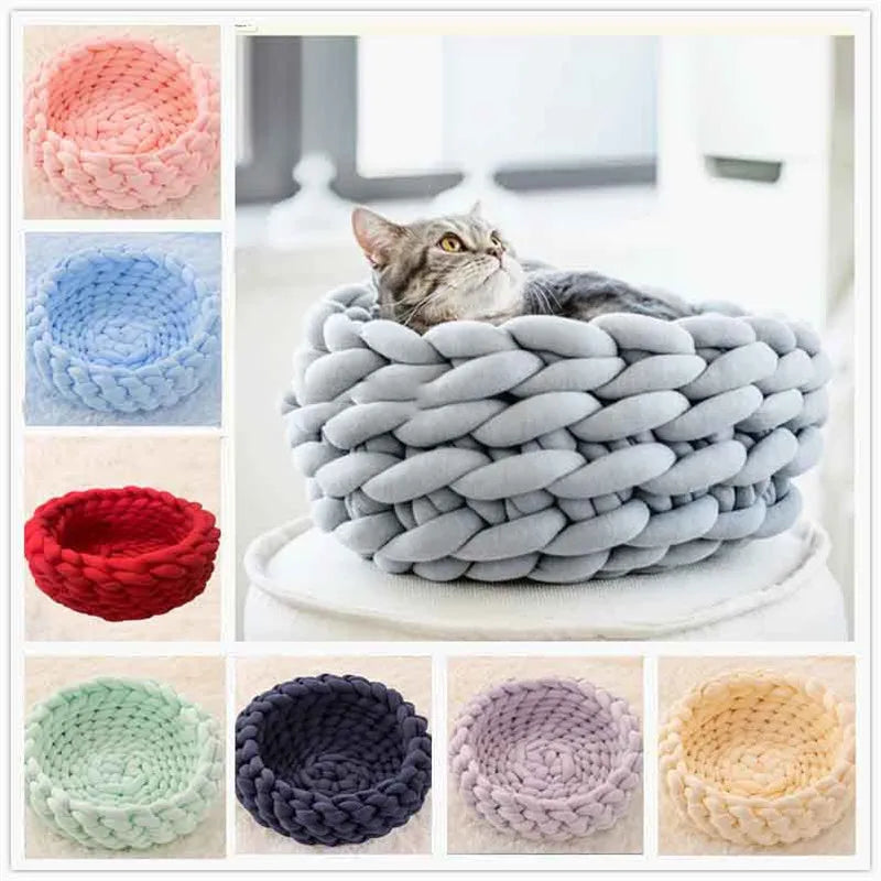 coussin chat velours tissé main rose clair vert pastel gris bleu rouge moderne doux