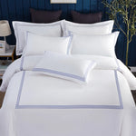 ensemble literie moderne rayures dorées blanc bleu marine marron opacité oreillers drap plat taies