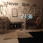Horloge LED en mode nuit avec gradation automatique