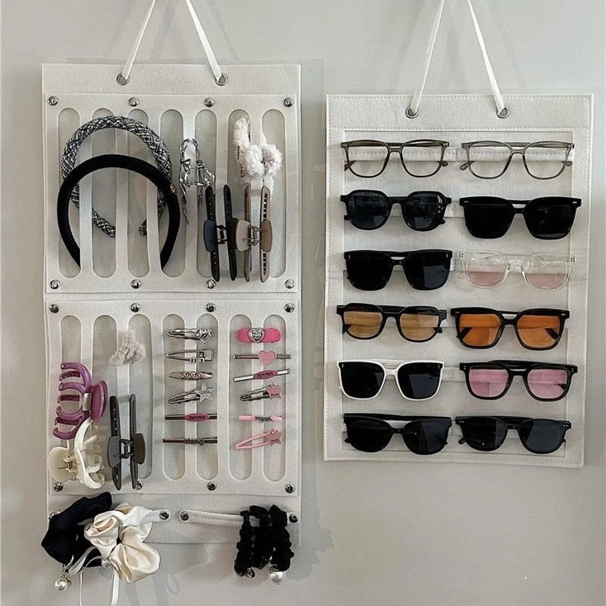rangement mural porte accessoires blanc texture cuir moderne clips magnétiques rubans pinces lunettes soleil