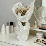 vase decoratif ange blanc art deco ondulations ailes deployees table fleurs objetos