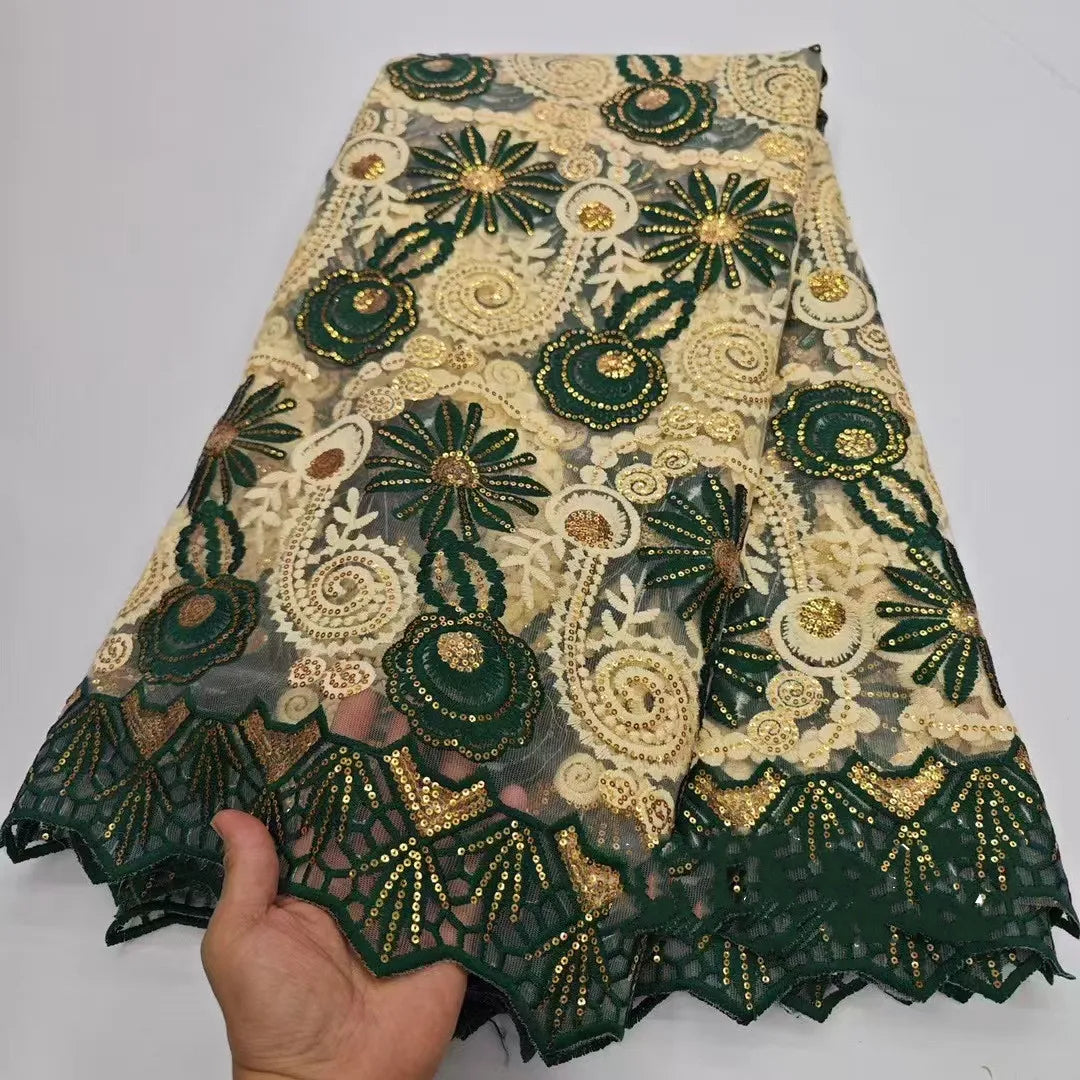 tissu dentelle brodée sequins dorés florals jaune vert rose rouge translucent traditionnel erotique echangiste