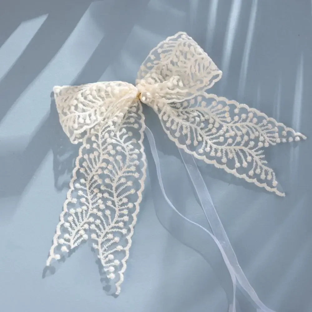 ruban dentelé motif floral blanc classique romantique décoratif 18cm translucideintérieur décoration