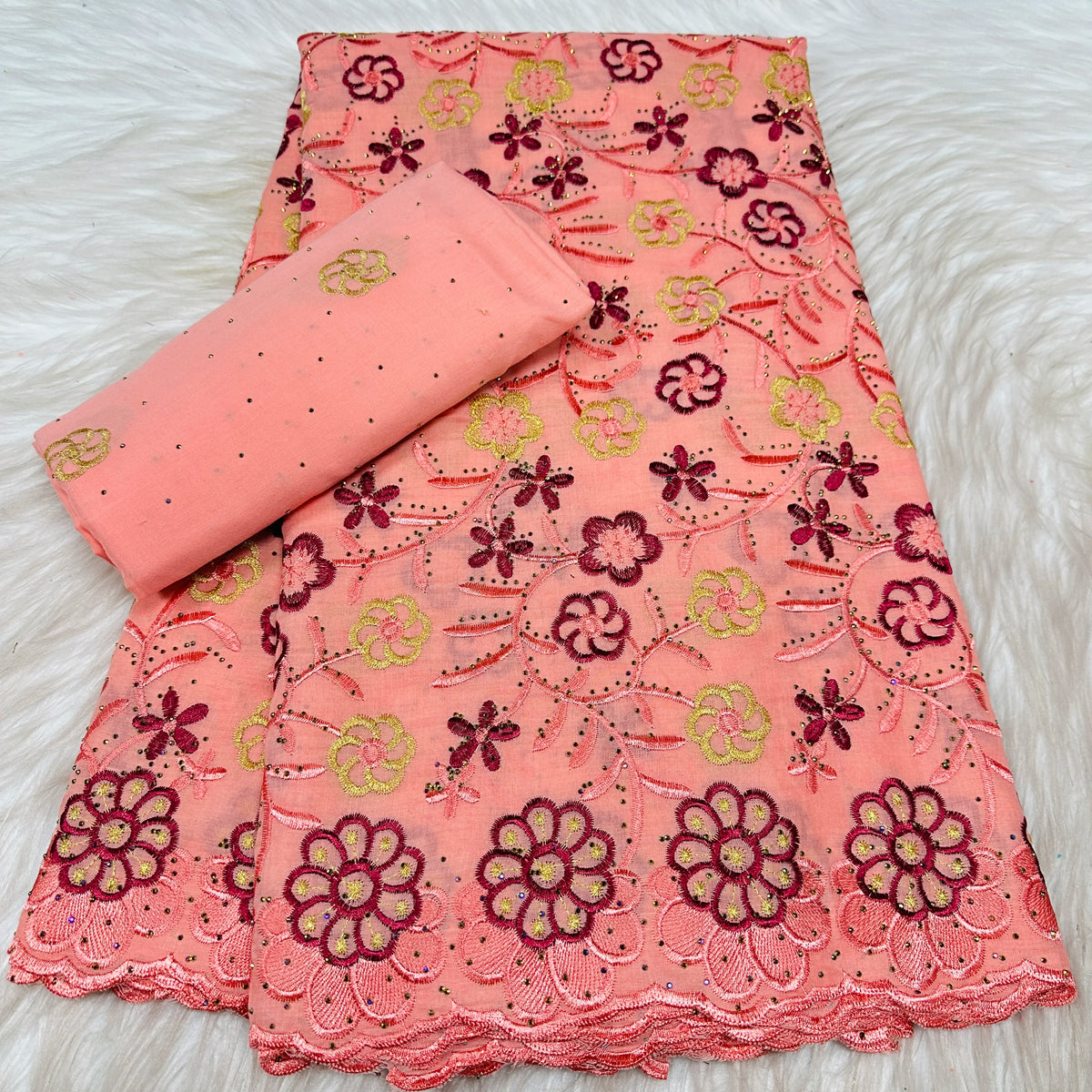 tissu dentelle coton brodé fleurs motif broderie africaine voile suisse vêtement élégant