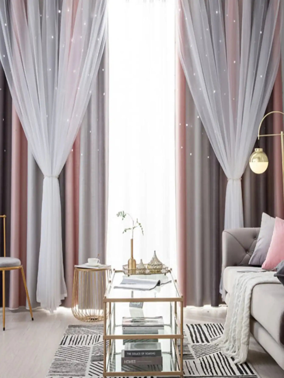 rideau perforé dégradé étoiles blanches fond uni moderne rose clair gris blanc translucide salon