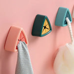 porte serviettes adhésif moderne vert rose blanc triangle central chambre bain cuisine rangement linge