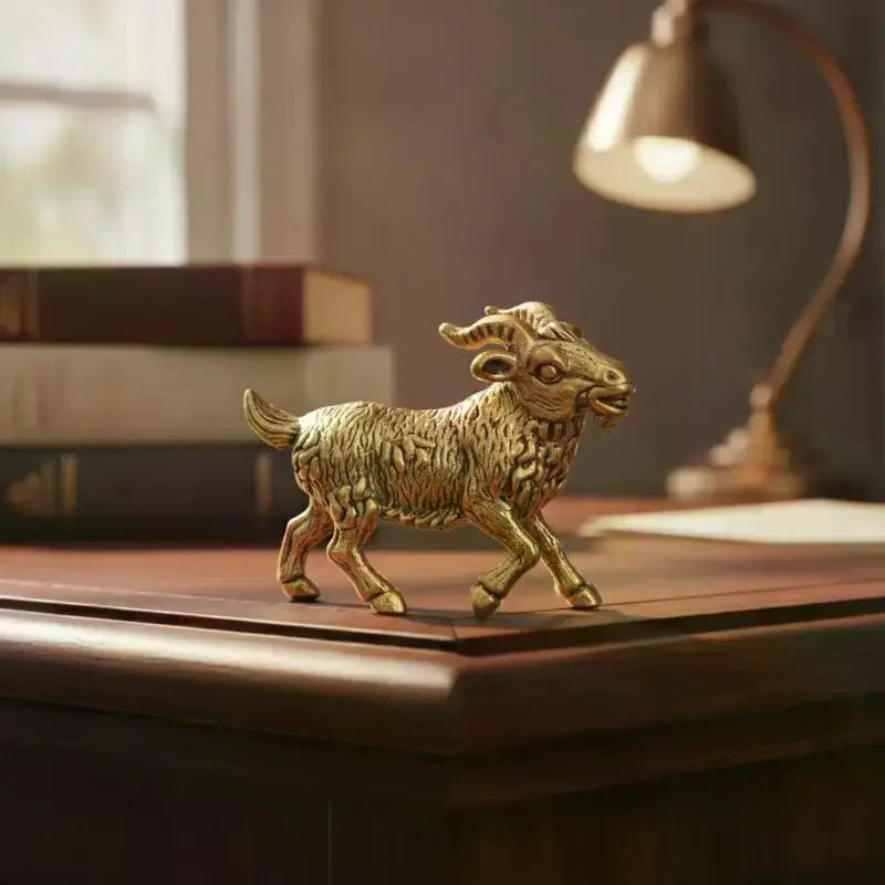 statuette chèvre jaune doré résine décorative cornes détaillées intérieur traditionnel animalier