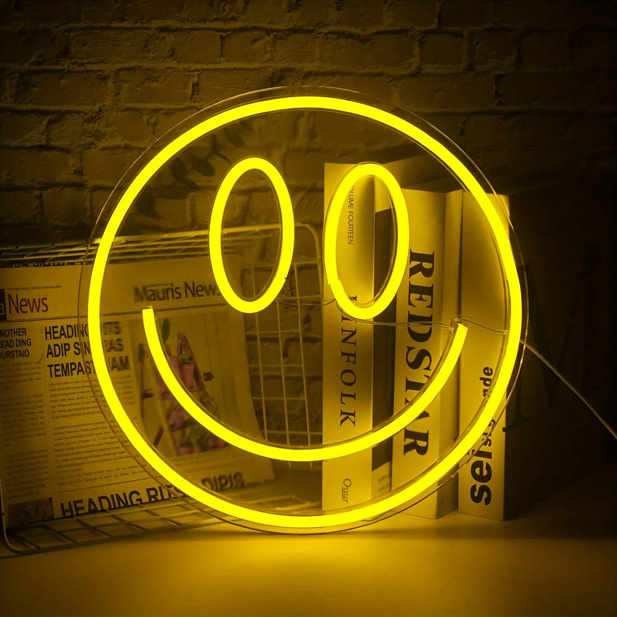 veilleuse led smiley jaune rose deco murale pop art luminaires maison moderne