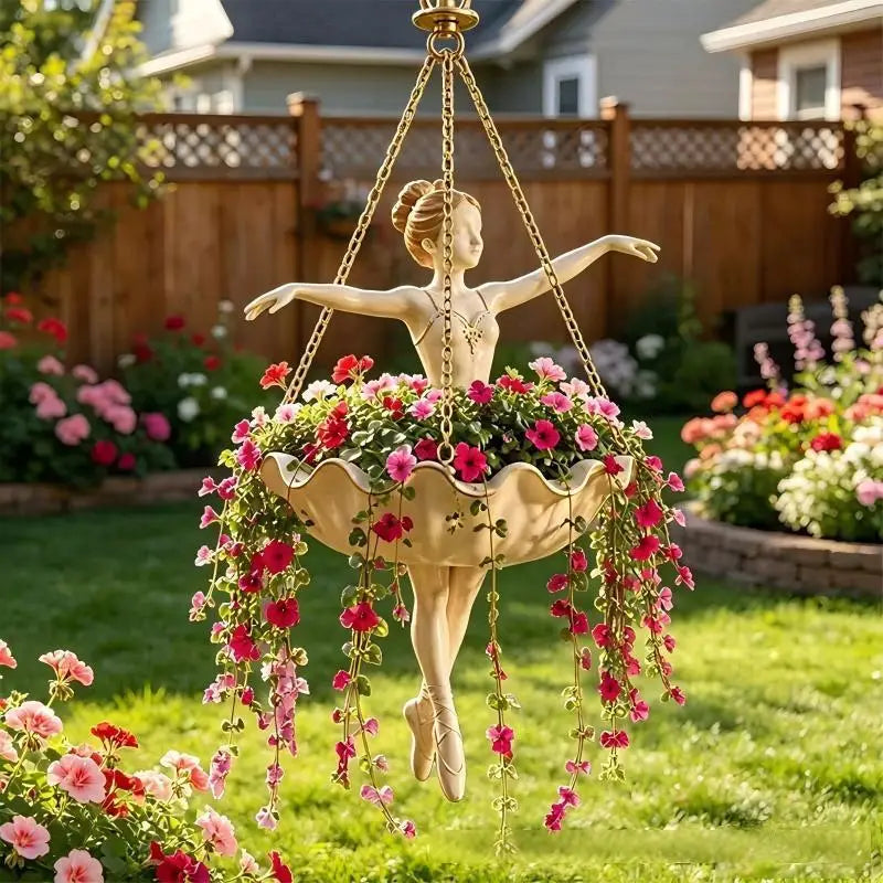 cache pot suspendu ballerine beige sculpture classique chaînes dorées décoration intérieure fleur