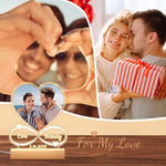 lampe photo personnalisable moderne coeur infini gravure bois blanc couple cadeau anniversaire romantique