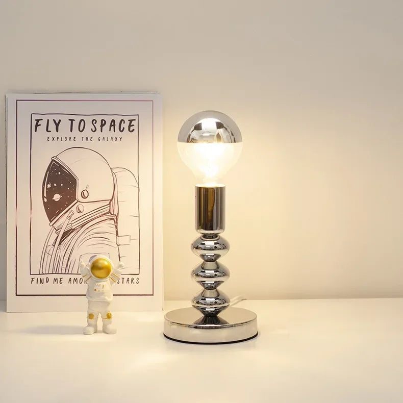 lampe led moderne lampes table argentées ampoules transparentes géométrique futuriste